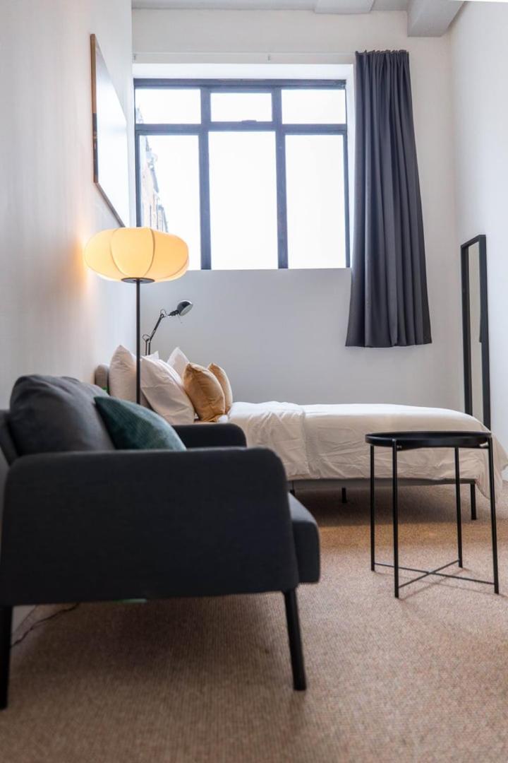 Cozy Retreat In North London Finchley