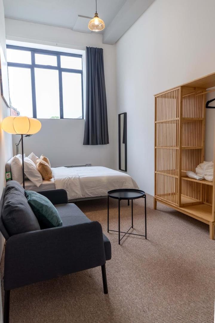 Cozy Retreat In North London Apartment